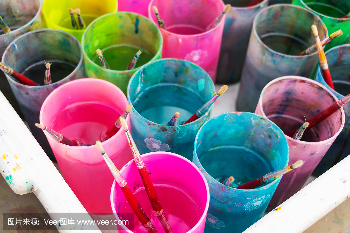 彩色的塑料眼鏡